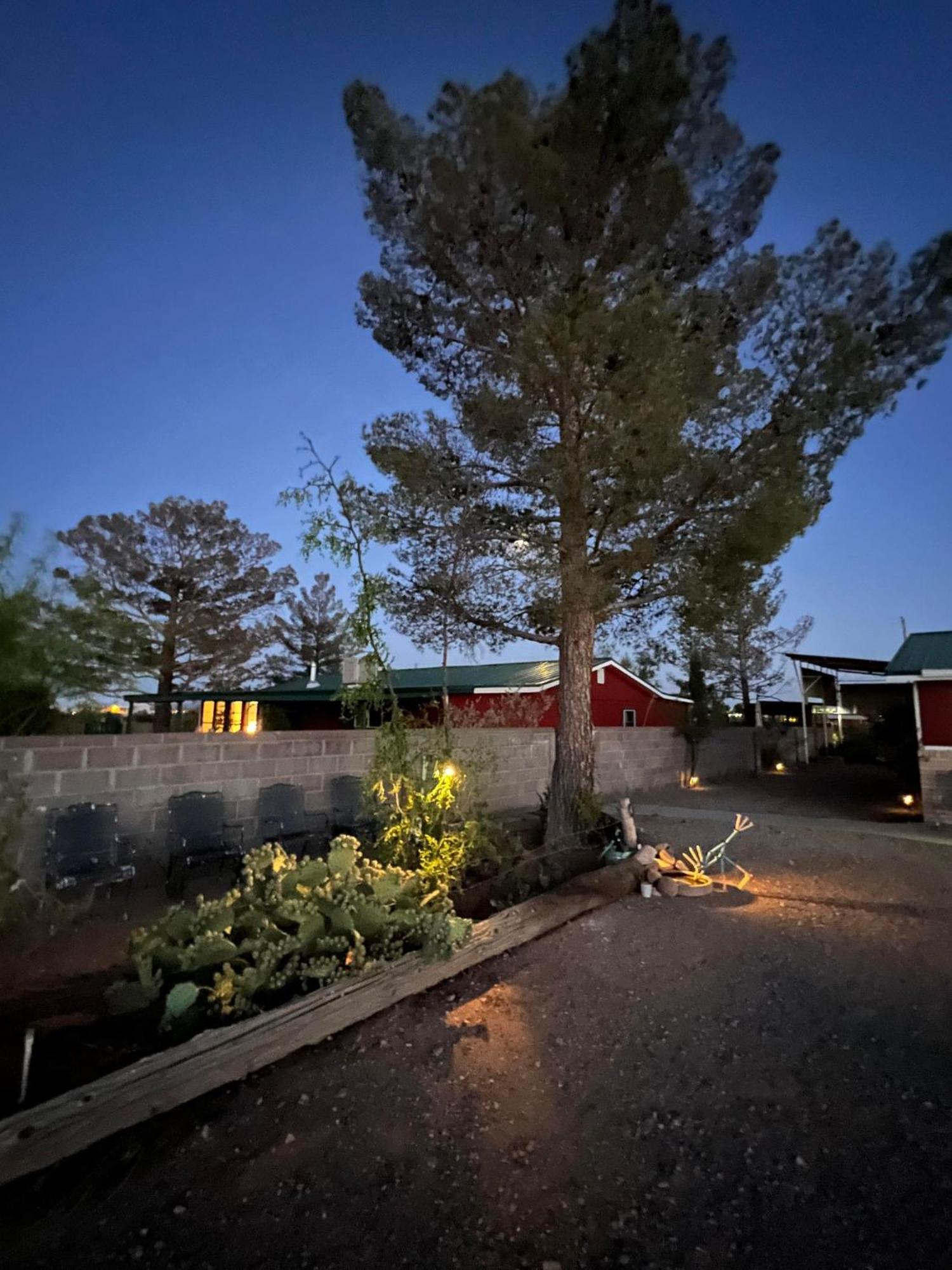Hole In The Wall Getaway - Usa Mexico Border Bed And Breakfast Columbus Buitenkant foto