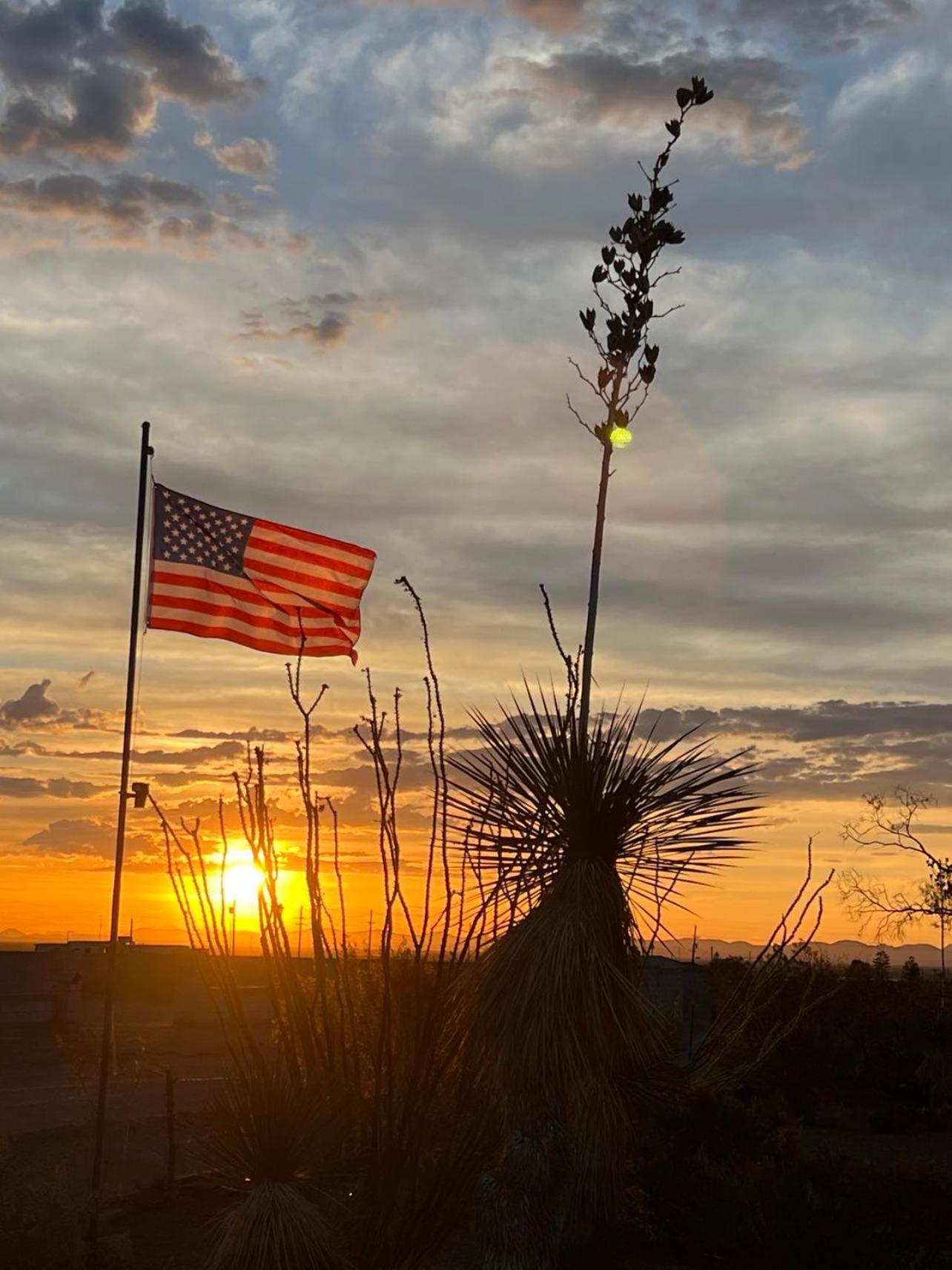 Hole In The Wall Getaway - Usa Mexico Border Bed And Breakfast Columbus Buitenkant foto